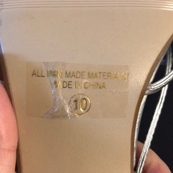 Silver sandals low heel size 10 - Picture 4 of 4